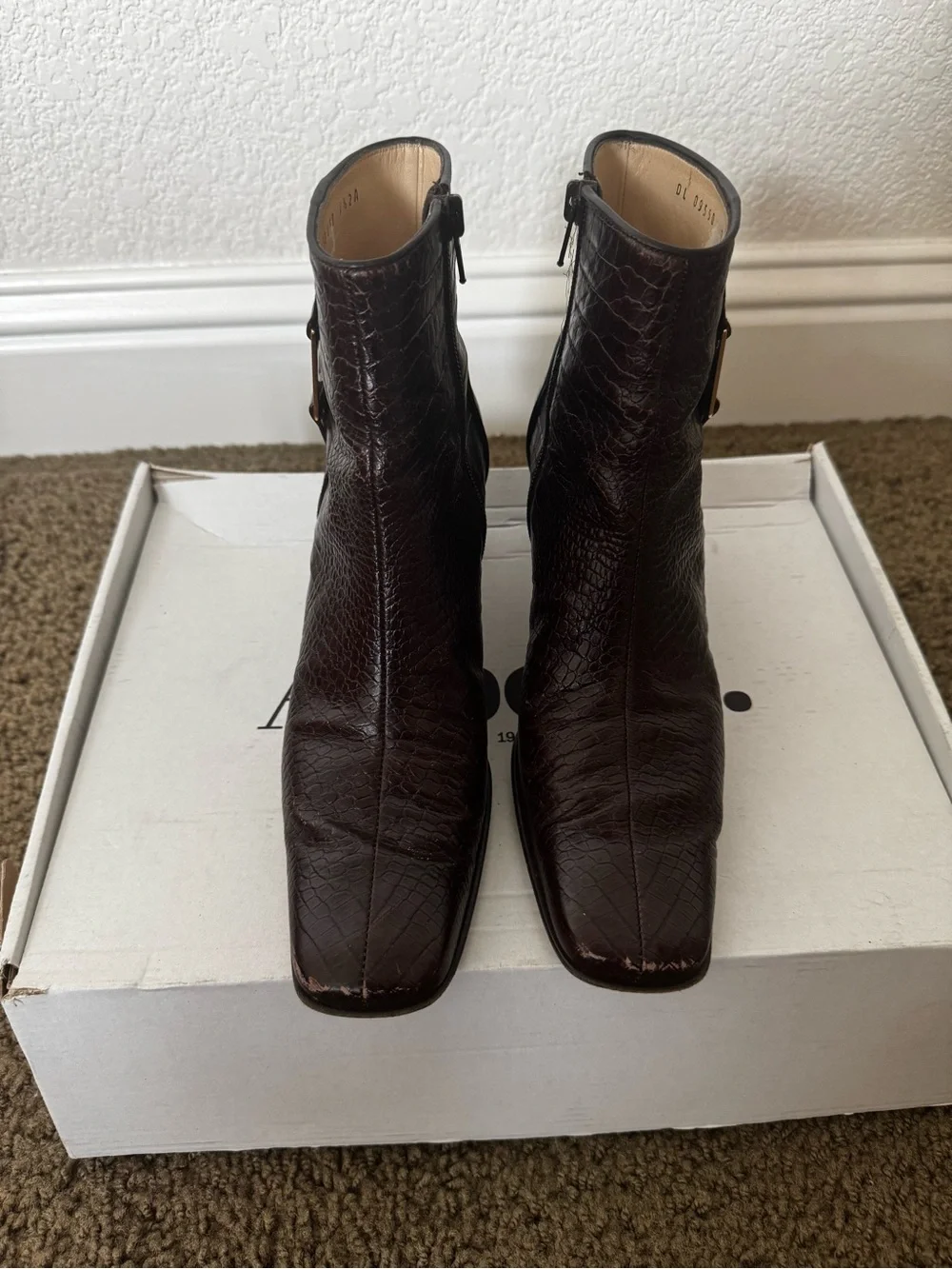 Vintage Salvatore Ferragamo Brown Croc-Embossed Leather Ankle Boots 7.5A